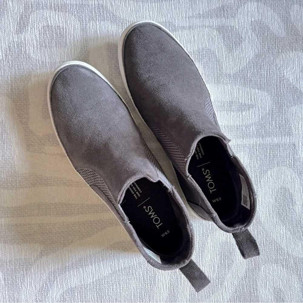 TOMS Suede Chelsea Sneakers - Women’s Size 6.5 - Picture 2 of 5